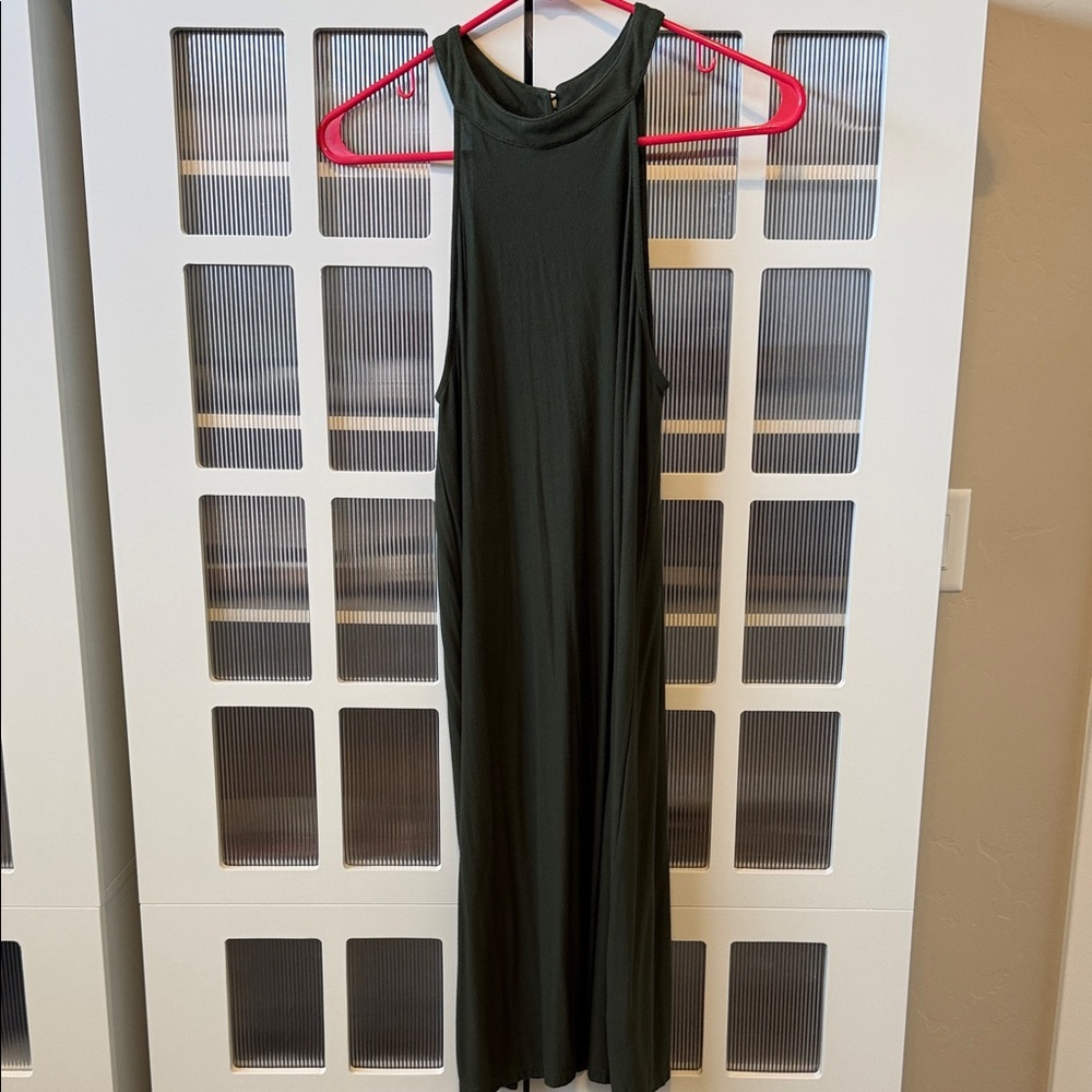 VENUS Dark Green Sleeveless Midi Dress